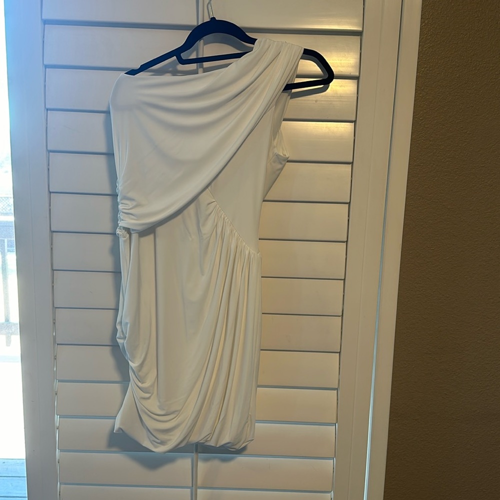 One shoulder stretch bubble mini dress